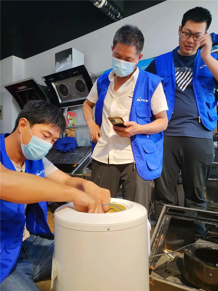 鞍山家電清洗行情好，9800元做洗多多家電清洗加盟商！